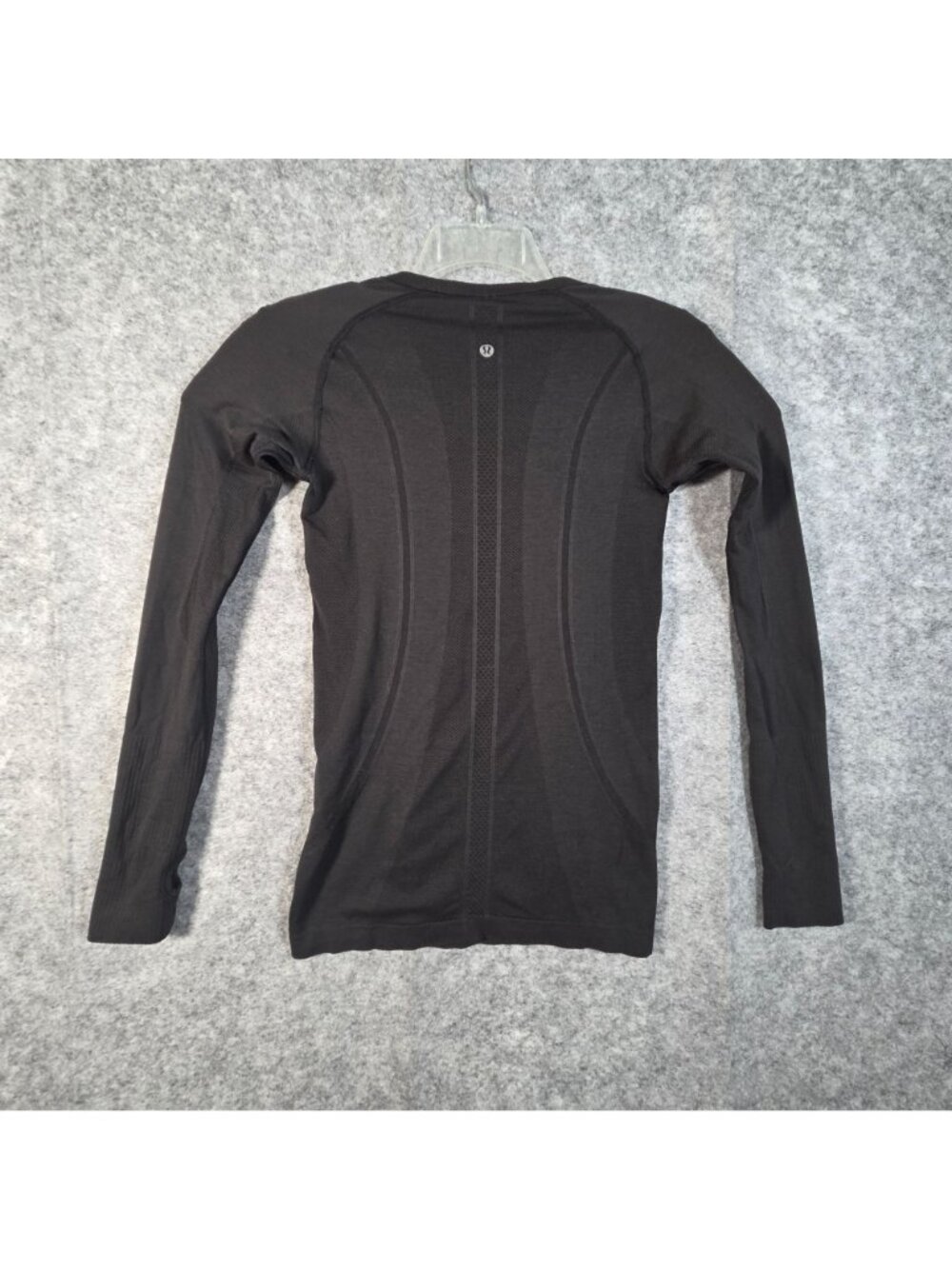 Lululemon Black Seamless Long Sleeve Compression Top Thumbholes Athletic Activew - Picture 7 of 10